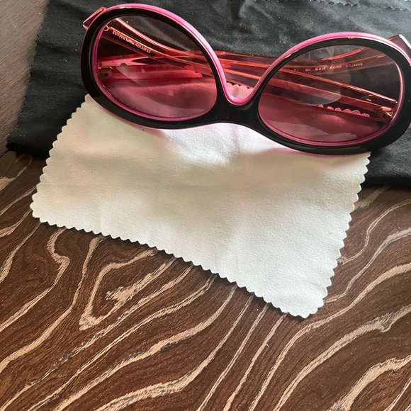 Woman sunglasses brand Emporio Armani. Wore few times only. mint condition - Picture 7 of 7